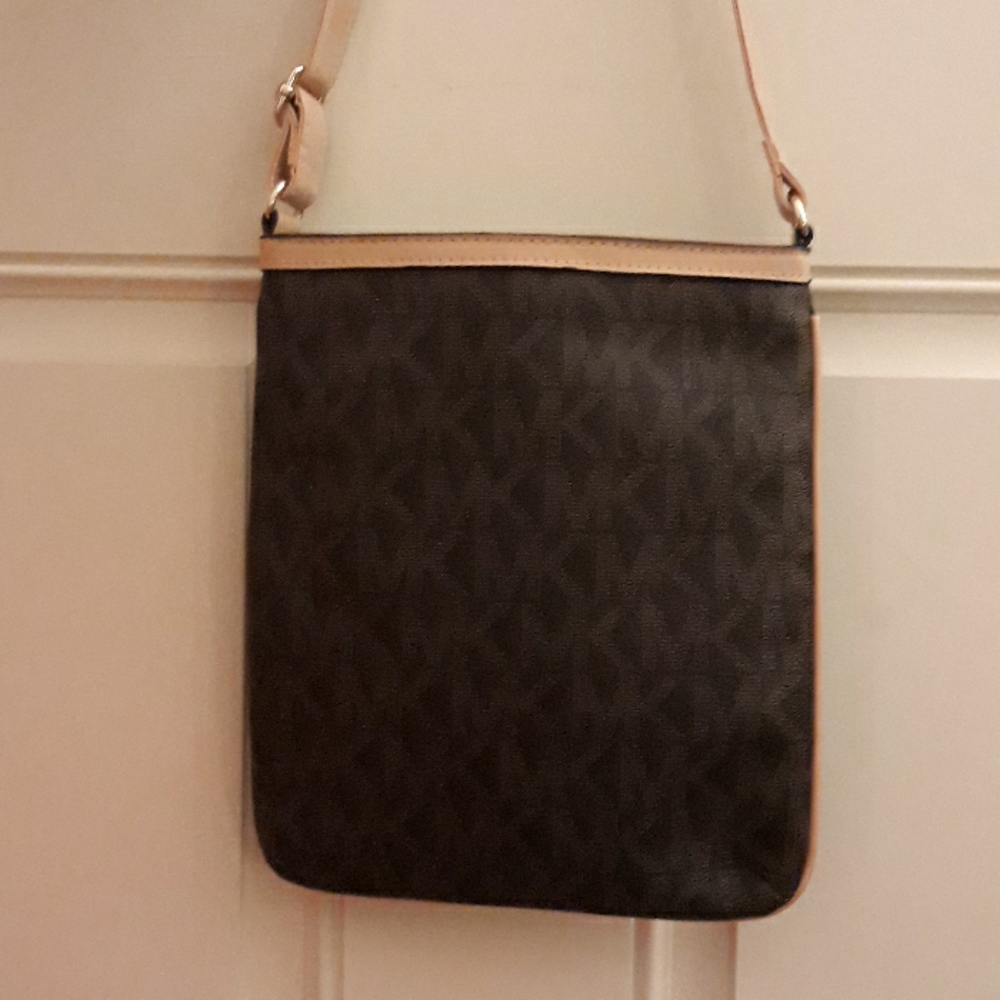 Purse - Picture 2 of 2